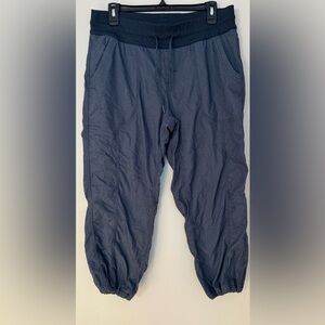 The North Face Women's 
Aphrodite 2.0 Capri Pant